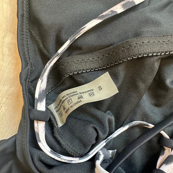 Leopard print black colorblock strappy ruched scrunch butt one piece swimsuit - Picture 3 of 3